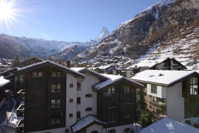 Double room – Deluxe mit Balkon und Blick auf das Matterhorn
