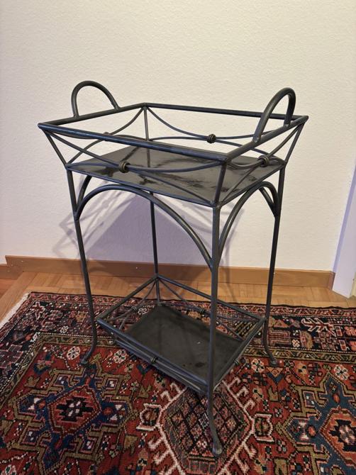 metall-bestelltisch-pflanzen-vintage-stil-a987fe66-00e2-45fa-b771-d406bb19e017-TopImage