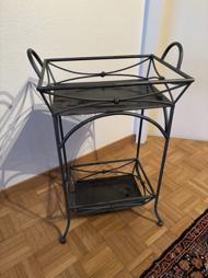 metall-bestelltisch-pflanzen-vintage-stil-ed3dbf02-8dd6-48f6-87e6-e6d9d84ff036