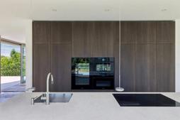 exklusive-neubauvilla-mit-pool-und-seeblick-4a9bcbfa-0329-4988-889e-0f3d276a0382